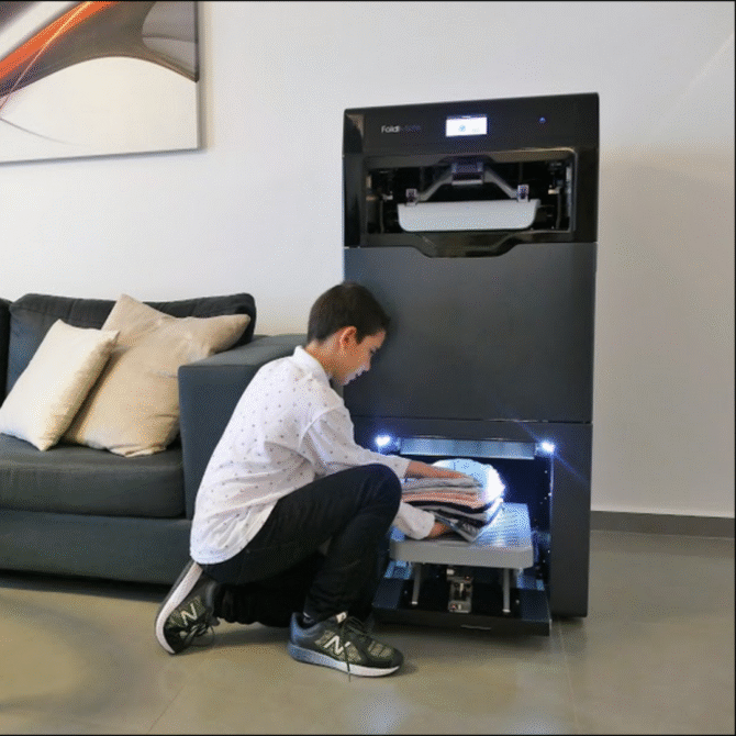 Macchina automatica per piegare e stirare gli indumenti - FOLDIMATE - immagine 9